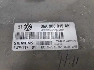 Foto de CENTRALITA MOTOR UCE VOLKSWAGEN GOLF IV BERLINA (1J1)(10.1997) 1.4 16V (75 CV / 55 KW) referencia 06A906019AK foto 2