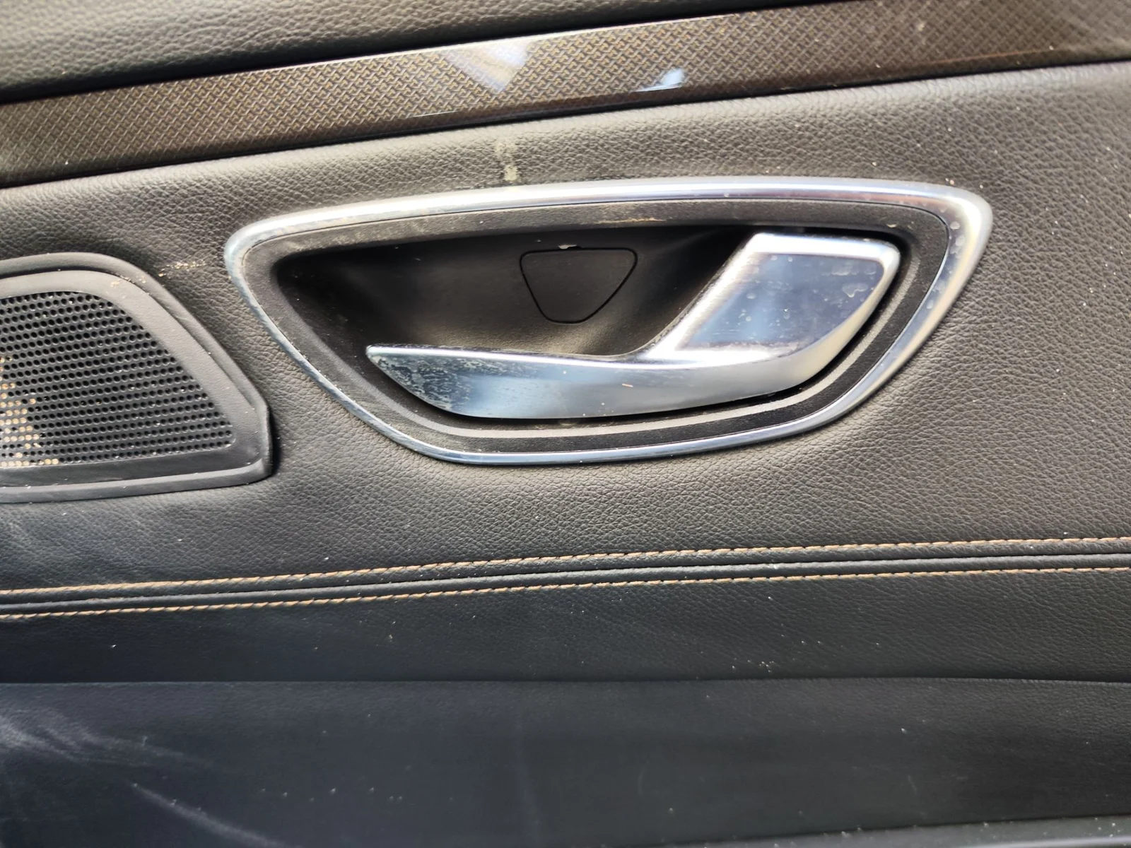 Foto de MANETA INTERIOR TRASERA DERECHA RENAULT TALISMAN SPORT TOURER 1.6 dCi Diesel FAP Energy (131 CV / 96 KW)