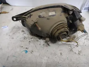 Foto de FARO DERECHO OPEL CORSA B 1.4 CAT (2H6) (60 CV / 44 KW) referencia 90444785 foto 2