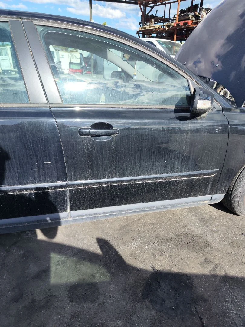 Foto de PUERTA DELANTERA DERECHA VOLVO V50 FAMILIAR 2.0 Diesel CAT (136 CV / 100 KW) referencia 31335444
