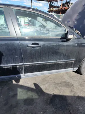 Foto de PUERTA DELANTERA DERECHA VOLVO V50 FAMILIAR 2.0 Diesel CAT (136 CV / 100 KW) referencia 31335444