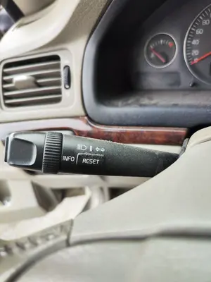 Foto de MANDO INTERMITENTES VOLVO S80 BERLINA 2.4 Diesel (131 CV / 96 KW)
