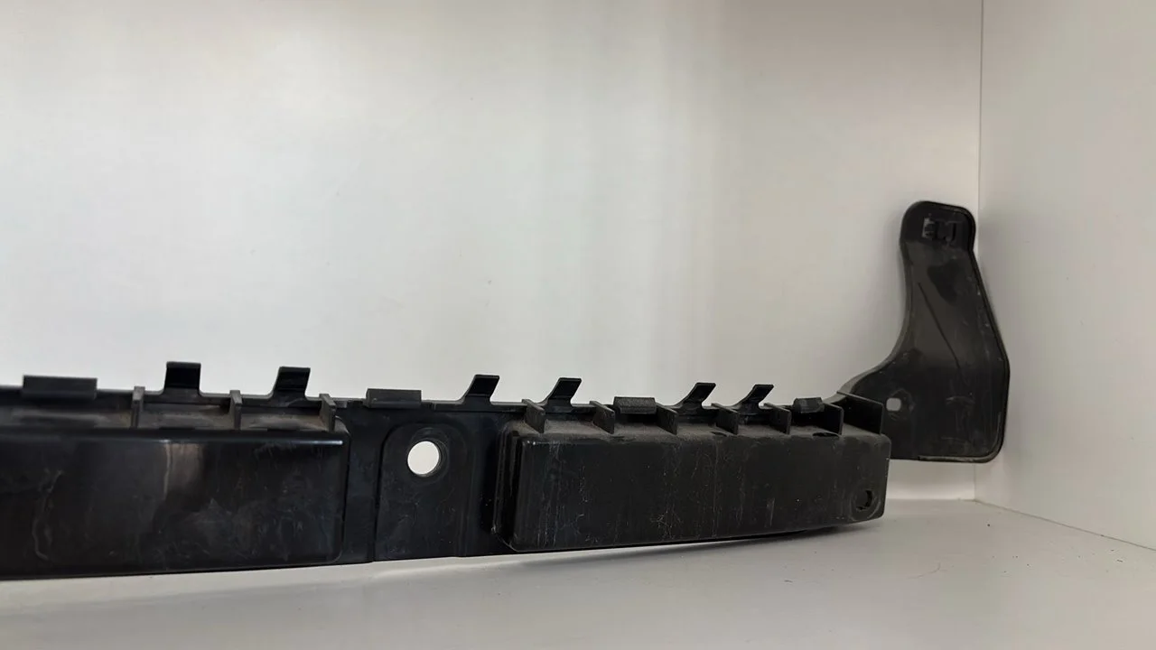 Foto de MOLDURA TESLA MODEL 3 eléctrico 258 kW (cont. 153 kW) (350 CV / 258 KW) referencia 108399400