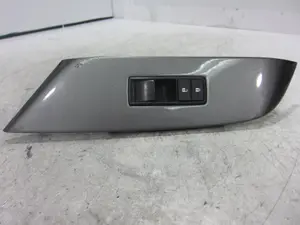 Foto de MANDO ELEVALUNAS DELANTERO DERECHO LEXUS RX (GGL1/GYL1) 3.5 V6 24V CAT (249 CV / 183 KW) referencia 192966