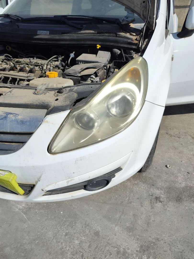 Foto de FARO IZQUIERDO OPEL CORSA D 1.3 16V CDTI (75 CV / 55 KW) referencia 93189357