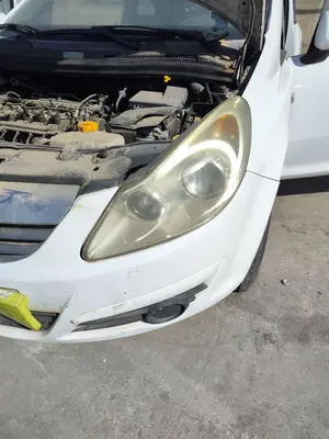 Foto de FARO IZQUIERDO OPEL CORSA D 1.3 16V CDTI (75 CV / 55 KW) referencia 93189357
