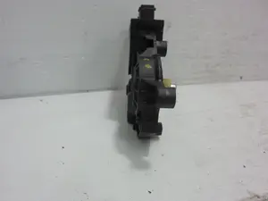 Foto de MOTOR ELEVALUNAS DELANTERO DERECHO PEUGEOT 307 (S1)(04.2001) 1.6 16V CAT (109 CV / 80 KW) referencia 5512000172 foto 4