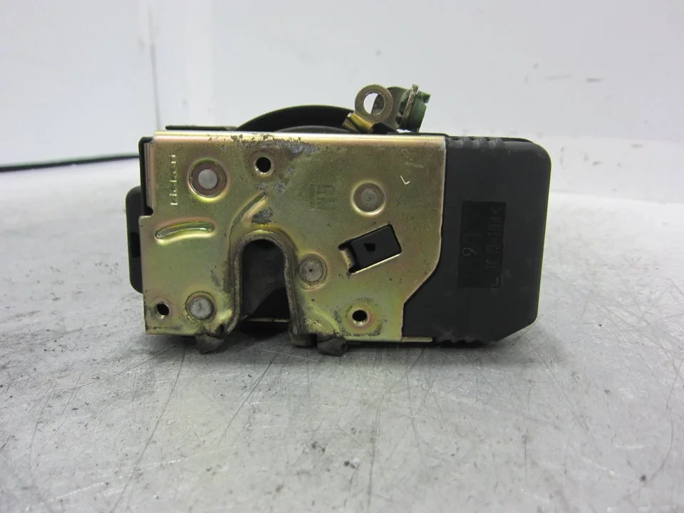 Foto de CERRADURA PUERTA DELANTERA IZQUIERDA OPEL ASTRA G BERLINA 1.6 (75 CV / 55 KW) referencia 90561151