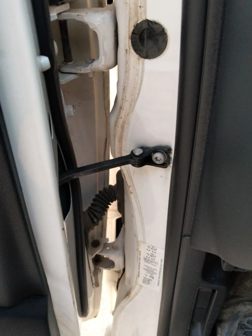 Foto de RETENEDOR PUERTA PEUGEOT 308 SW 1.6 HDi FAP CAT (9HZ / DV6TED4) (109 CV / 80 KW)