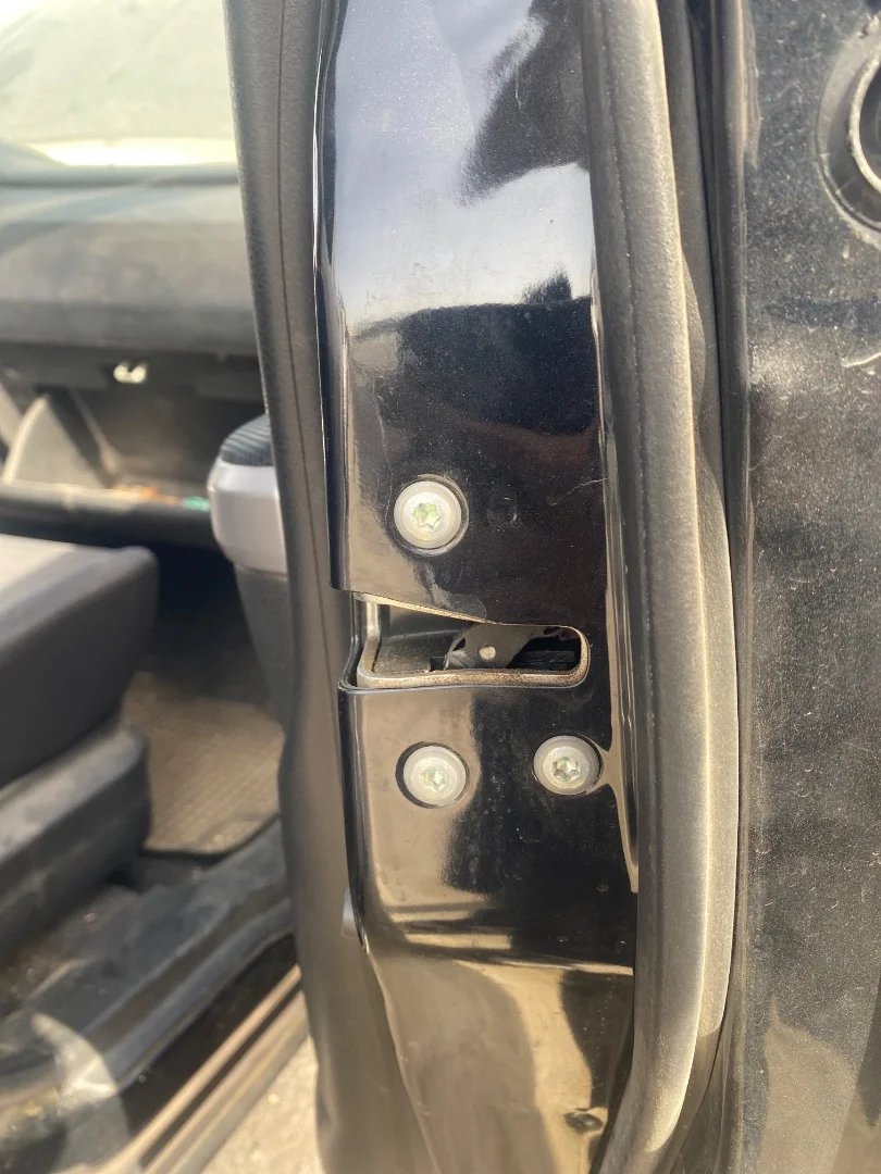 Foto de CERRADURA PUERTA DELANTERA DERECHA SUZUKI GRAND VITARA (JB/JT) 2.0 16V CAT (140 CV / 103 KW) referencia 82210-65J56-000