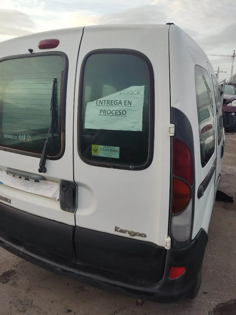 Foto de PORTON TRASERO DERECHO RENAULT KANGOO I (F/KC0) 1.2 (58 CV / 43 KW)