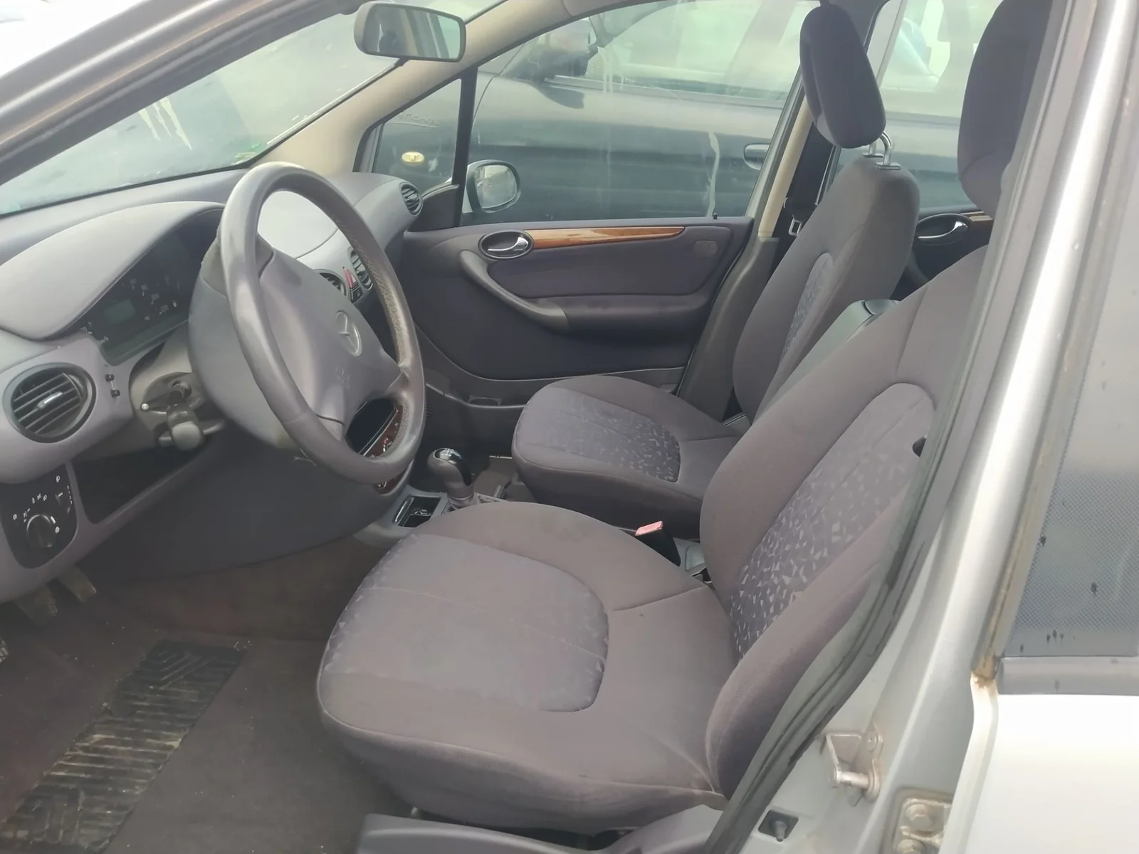 Foto de CINTURON SEGURIDAD DELANTERO IZQUIERDO MERCEDES-BENZ CLASE A (BM 168) 1.6 CAT (102 CV / 75 KW) referencia A1688603185 FKZ