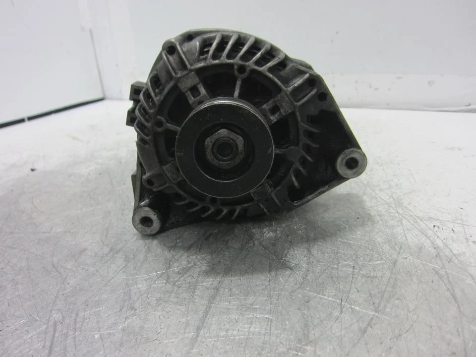 Foto de ALTERNADOR BMW SERIE 3 BERLINA (E36) referencia 61E15