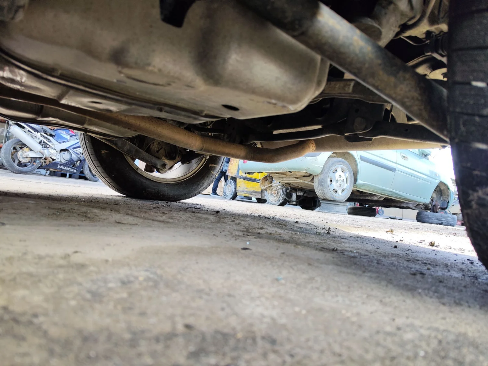 Foto de SILENCIADOR TRASERO LAND ROVER RANGE ROVER EVOQUE 2.0 Td4 CAT (150 CV / 110 KW)