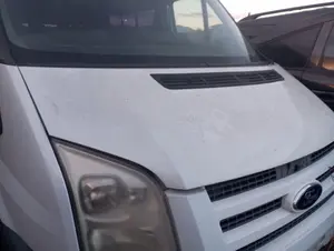 Foto de CAPO FORD TRANSIT COMBI (TT9) 2.2 TDCi CAT (116 CV / 85 KW) foto 2
