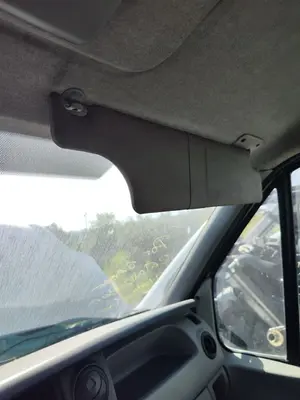 Foto de PARASOL DERECHO NISSAN INTERSTAR (X70) 2.5 dCi Diesel CAT (114 CV / 84 KW) foto 2