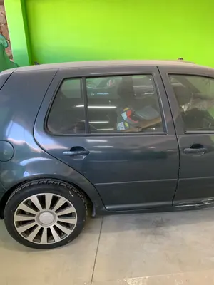 Foto de PUERTA TRASERA DERECHA VOLKSWAGEN GOLF IV BERLINA (1J1)(10.1997) 1.9 TDI (101 CV / 74 KW) referencia 1J6833056F