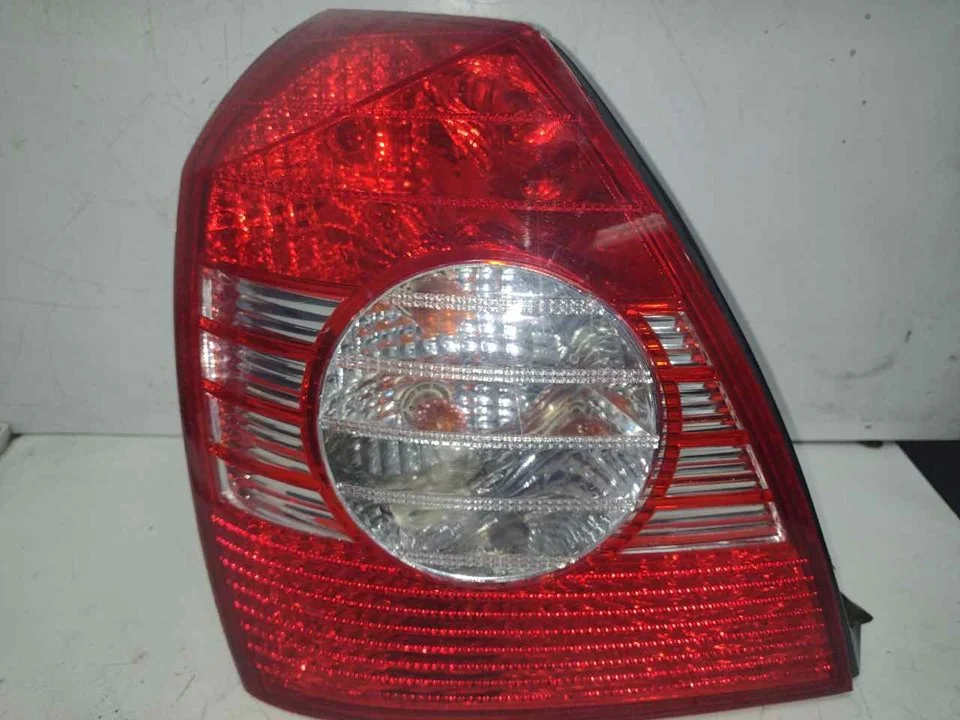 Foto de PILOTO TRASERO IZQUIERDO HYUNDAI ELANTRA (XD) 2.0 CRDi CAT (112 CV / 82 KW) referencia 082211923L