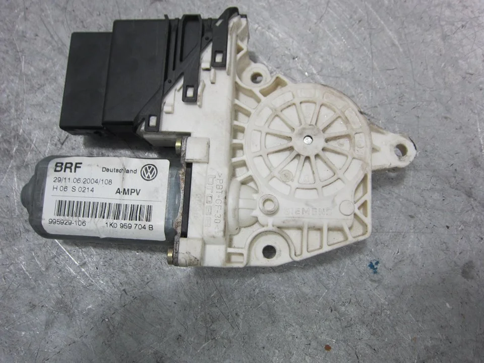 Foto de MOTOR ELEVALUNAS DELANTERO DERECHO VOLKSWAGEN TOURAN (1T1) 2.0 TDI (140 CV / 103 KW) referencia 1K0959704B