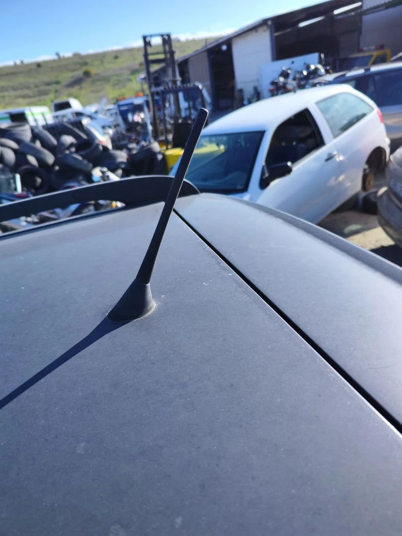 Foto de ANTENA SKODA YETI (5L)(2009) 2.0 TDI (110 CV / 81 KW) referencia 6R0035501