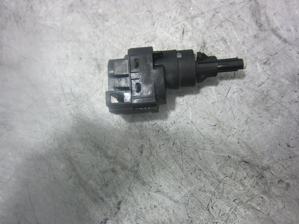 Foto de INTERRUPTOR VOLKSWAGEN GOLF IV VARIANT (1J5)(05.1999) 2.0 (116 CV / 85 KW) referencia 330503