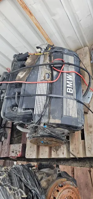 Foto de MOTOR COMPLETO BMW SERIE 3 COUPE (E46) 2.0 24V (150 CV / 110 KW) referencia M52B206S4 foto 3