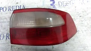 Foto de PILOTO TRASERO DERECHO RENAULT LAGUNA II (BG0) 1.9 dCi Diesel (120 CV / 88 KW) referencia 8200002474