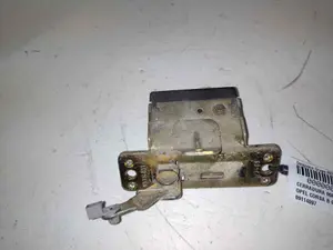 Foto de CERRADURA MALETERO / PORTON OPEL CORSA B 1.7 Diesel (60 CV / 44 KW) referencia 09114097 foto 1