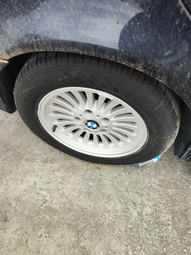 Foto de LLANTA BMW SERIE 5 BERLINA (E39) 3.0 24V Turbodiesel CAT (193 CV / 142 KW)