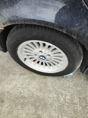 Foto de LLANTA BMW SERIE 5 BERLINA (E39) 3.0 24V Turbodiesel CAT (193 CV / 142 KW)