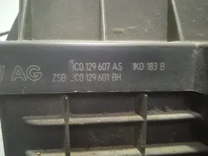 Foto de CAJA FILTRO AIRE VOLKSWAGEN GOLF VI (5K1)(10.2008) 2.0 TDI DPF (170 CV / 125 KW) referencia 3C0129607 foto 5