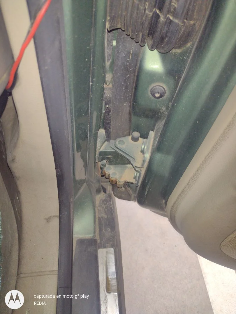 Foto de RETENEDOR PUERTA AUDI A6 BERLINA (4B2) 1.9 TDI (131 CV / 96 KW)
