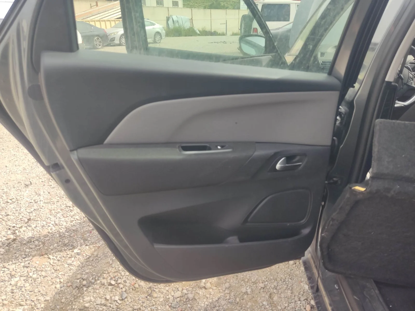 Foto de GUARNECIDO PUERTA TRASERA IZQUIERDA CITROEN C4 PICASSO/SPACETOURER 1.6 HDi FAP (92 CV / 68 KW) referencia 96767327YC