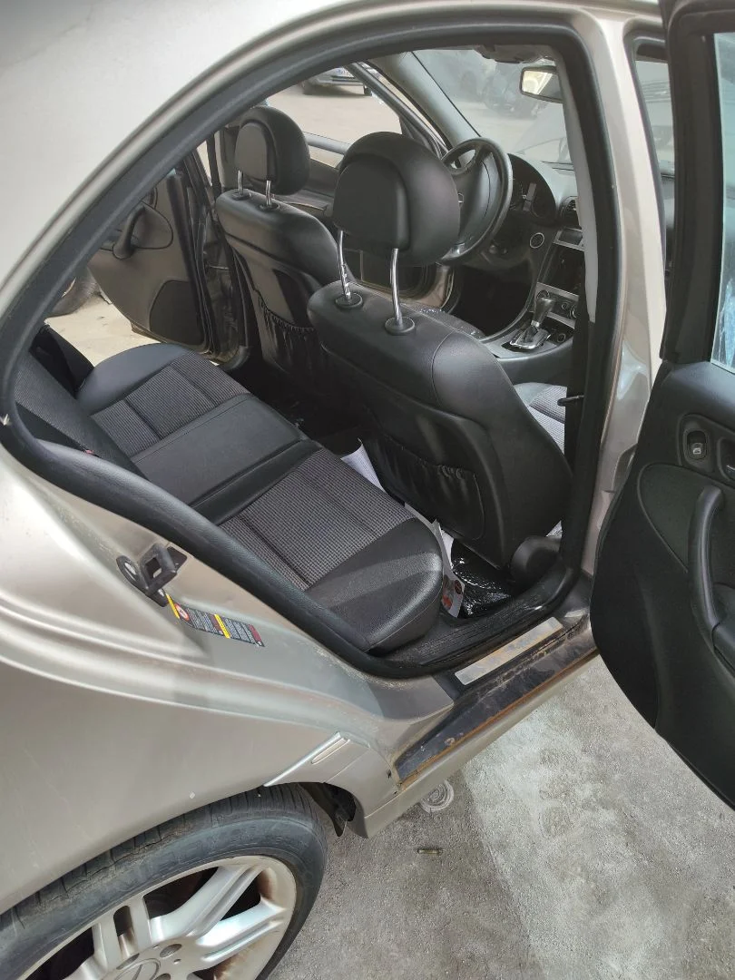 Foto de GOMAS CONTORNO PUERTA MERCEDES-BENZ CLASE C (BM 203) BERLINA 3.0 CDI CAT (224 CV / 165 KW)