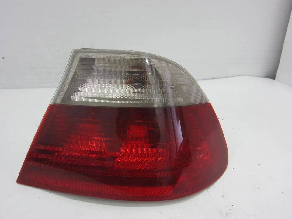 Foto de PILOTO TRASERO DERECHO BMW SERIE 3 COUPE (E46) 1.9 CAT (118 CV / 87 KW) referencia 257022R