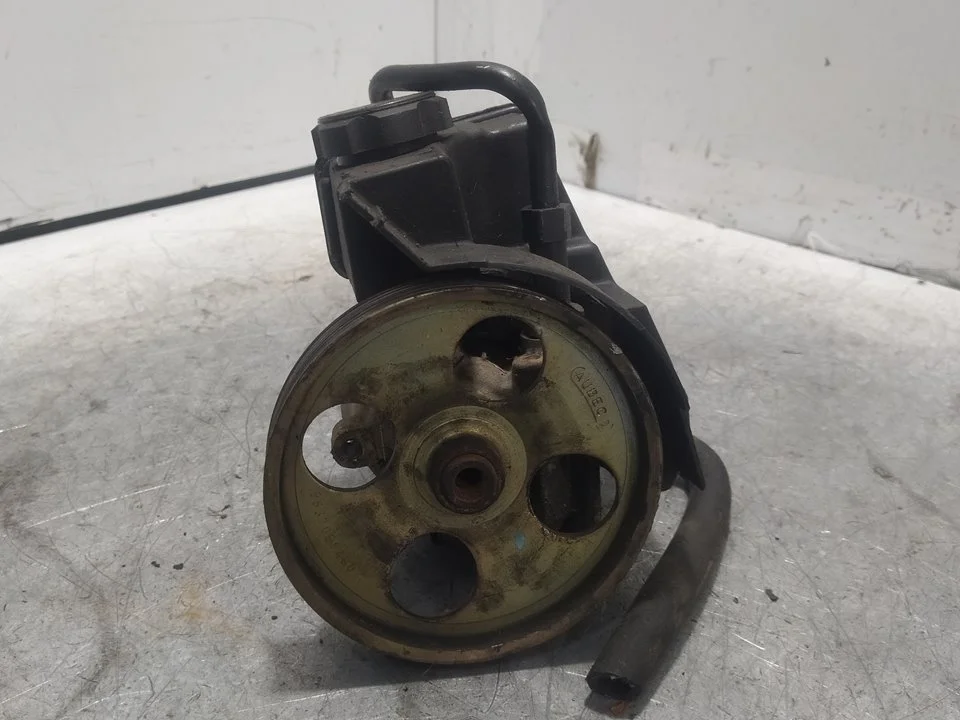Foto de BOMBA DIRECCION PEUGEOT 206 1.6 16V CAT (109 CV / 80 KW) referencia 9637058480
