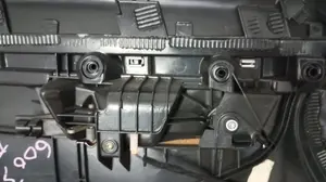 Foto de MANETA INTERIOR DELANTERA DERECHA AUDI A4 BERLINA (8E) 1.9 TDI (131 CV / 96 KW) referencia 8E1837020 foto 2