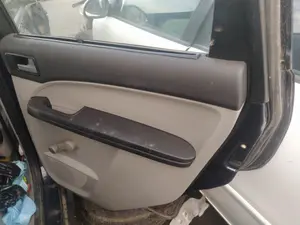 Foto de ELEVALUNAS TRASERO DERECHO FORD FOCUS BERLINA (CB4) 1.6 TDCi CAT (109 CV / 80 KW) referencia 1738643