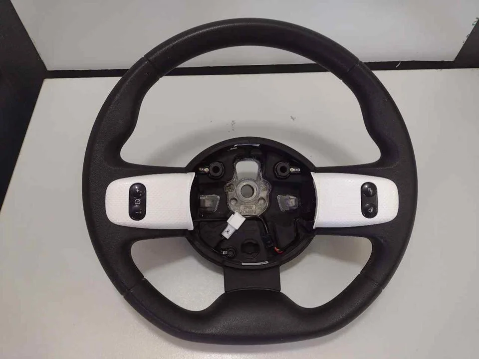 Foto de VOLANTE RENAULT TWINGO III 1.0 SCe (71 CV / 52 KW) referencia 34146659