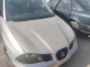 Foto de CAPO SEAT IBIZA (6L1) 1.4 16V (75 CV / 55 KW) referencia 6L0823031D