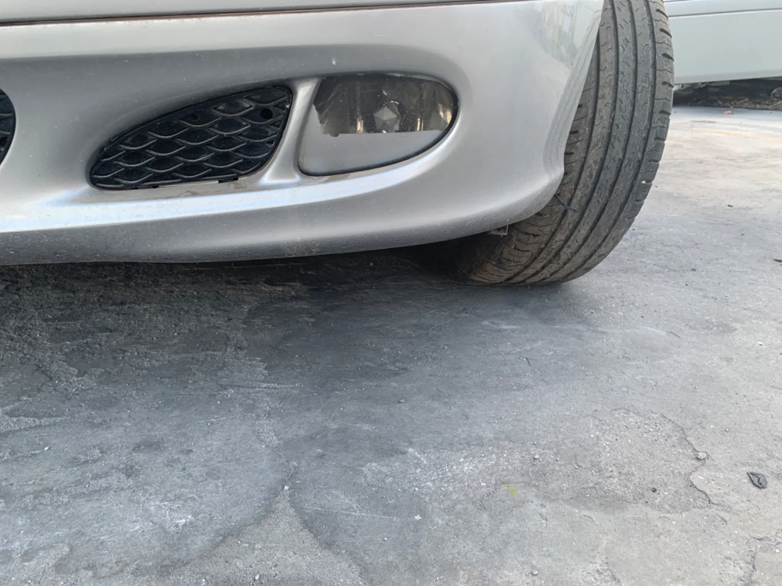 Foto de FARO ANTINIEBLA IZQUIERDO MERCEDES-BENZ CLASE E (BM 211) BERLINA 2.7 CDI CAT (177 CV / 130 KW) referencia A2118200556