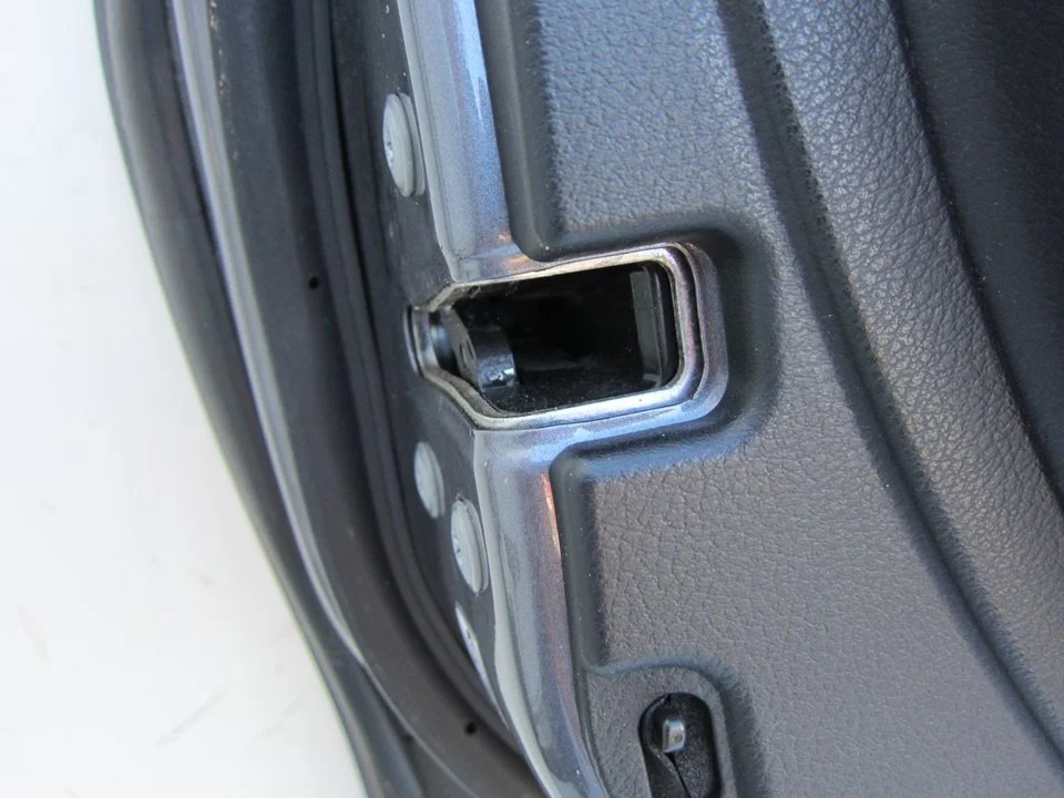 Foto de CERRADURA PUERTA TRASERA IZQUIERDA LEXUS RX (GGL1/GYL1) 3.5 V6 24V CAT (249 CV / 183 KW)