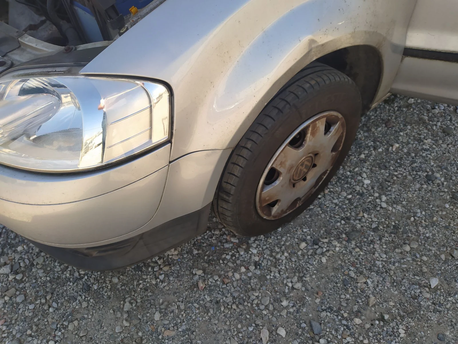 Foto de PASO RUEDA DELANTERO IZQUIERDO VOLKSWAGEN FOX (5Z1)(04.2005) 1.4 (75 CV / 55 KW) referencia 5Z0809957H