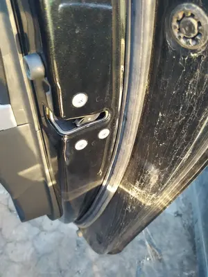 Foto de CERRADURA PUERTA DELANTERA DERECHA TOYOTA YARIS (KSP9/SCP9/NLP9) 1.4 Turbodiesel CAT (90 CV / 66 KW)