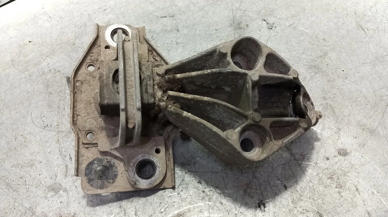 Foto de SOPORTE MOTOR DERECHO RENAULT MEGANE II CLASSIC BERLINA 1.5 dCi Diesel (106 CV / 78 KW) referencia 500900500