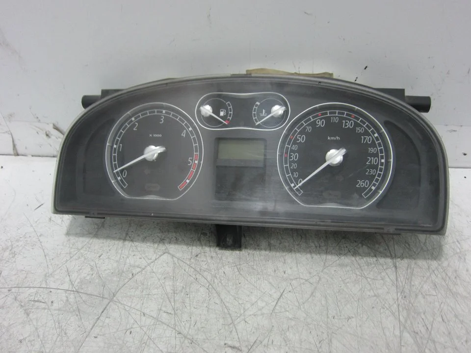 Foto de CUADRO INSTRUMENTOS RENAULT LAGUNA II (BG0) 2.0 16V IDE (140 CV / 103 KW) referencia 8200291334