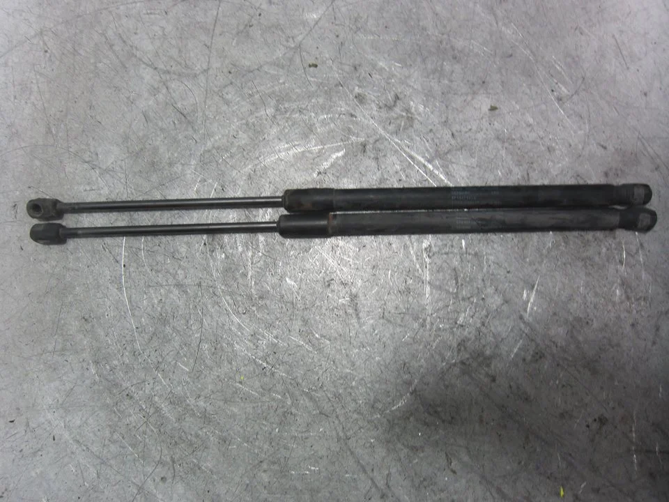 Foto de AMORTIGUADORES MALETERO / PORTON AUDI A3 SPORTBACK (8PA) 1.9 TDI (105 CV / 77 KW) referencia 8P4827552B
