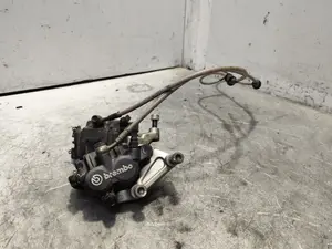 Foto de NO IDENTIFICADO DUCATI MONSTER 696 696 cm3 - 58.8 kW (80 CV / 59 KW) referencia 61140201A foto 3