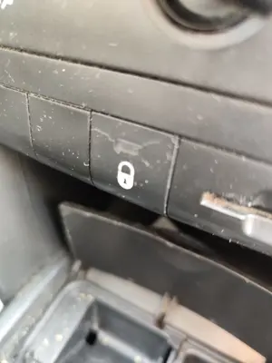 Foto de INTERRUPTOR PEUGEOT 207 1.4 HDi (68 CV / 50 KW)