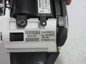 Foto de CUADRO INSTRUMENTOS VOLVO S40 BERLINA 2.5 20V Turbo CAT (220 CV / 162 KW) referencia 8697035 foto 3